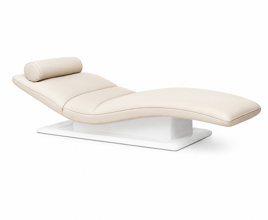 Professionele restauratie van de Geoffrey D. Harcourt Cleopatra Chaise Longue