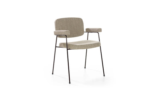 Geef deze compacte designkruk een nieuwe bekleding en een frisse uitstraling