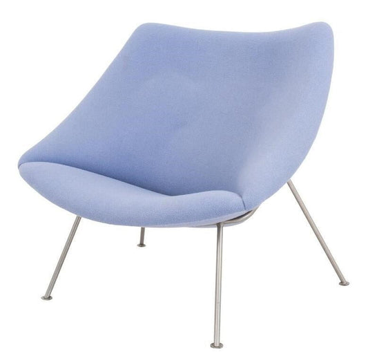 Vakkundige restauratie voor een iconische designfauteuil met elegante schelpvorm